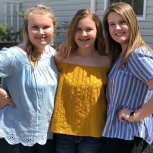 Meet your Posher, Leslie